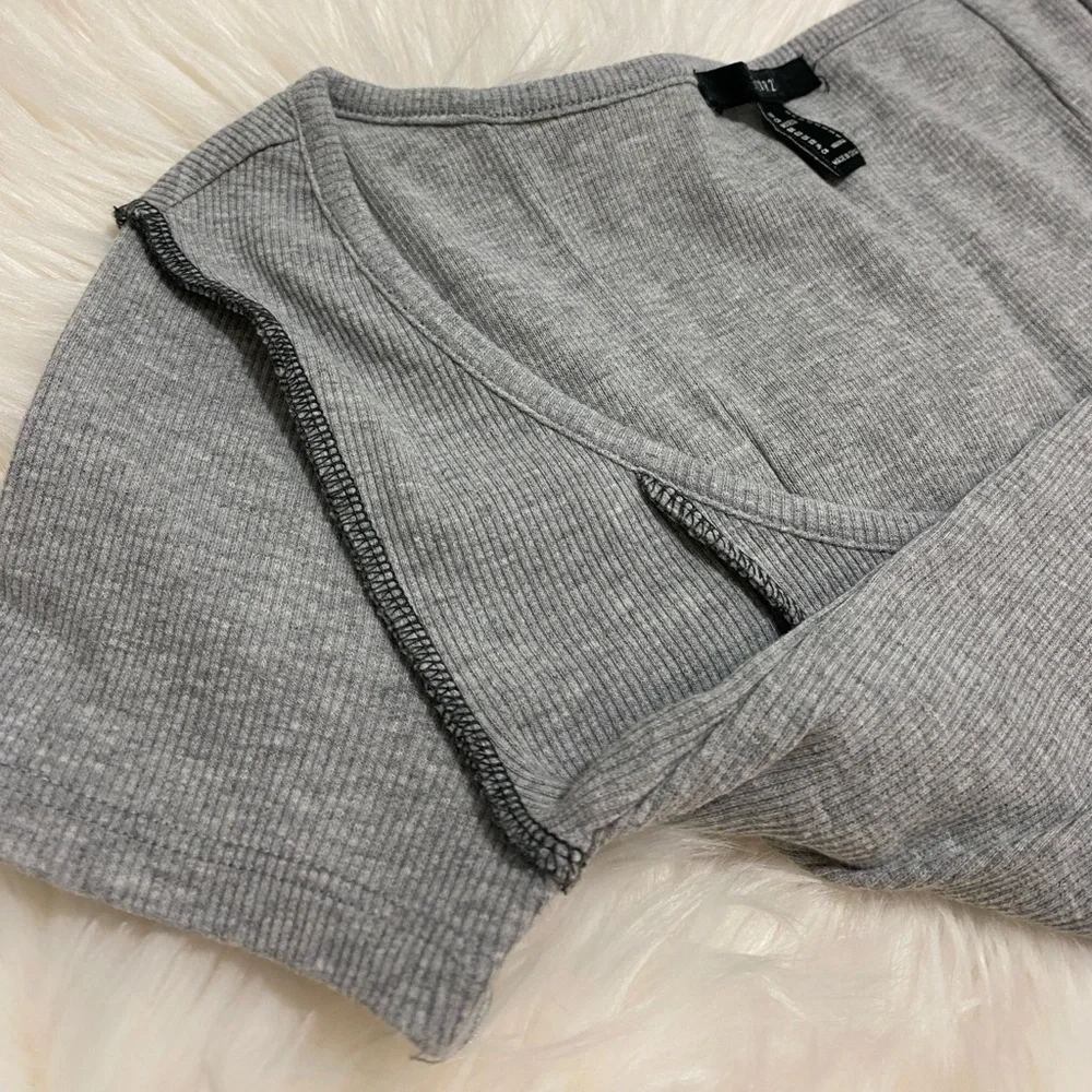 Forever 21 - crop top - Picture 2 of 3